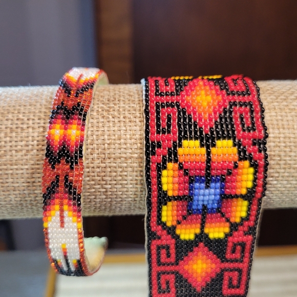 2 Handmade Bracelets Red, Orange, Yellow, Black Glass Seed Bead Jewelry Set - Picture 1 of 11